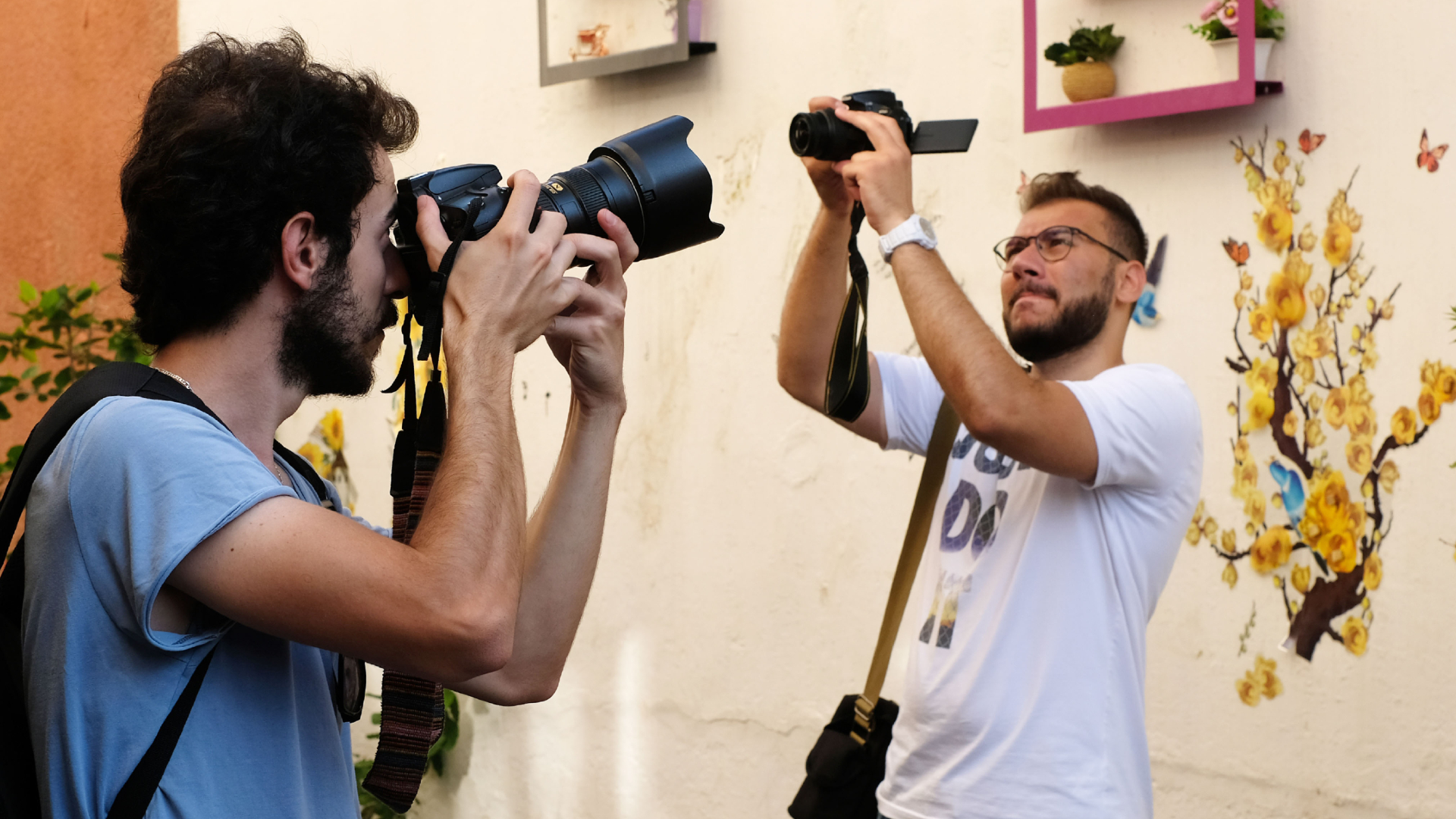 Lebanon: Photojournalism for Lebanese, Syrian and Yemeni journalists.