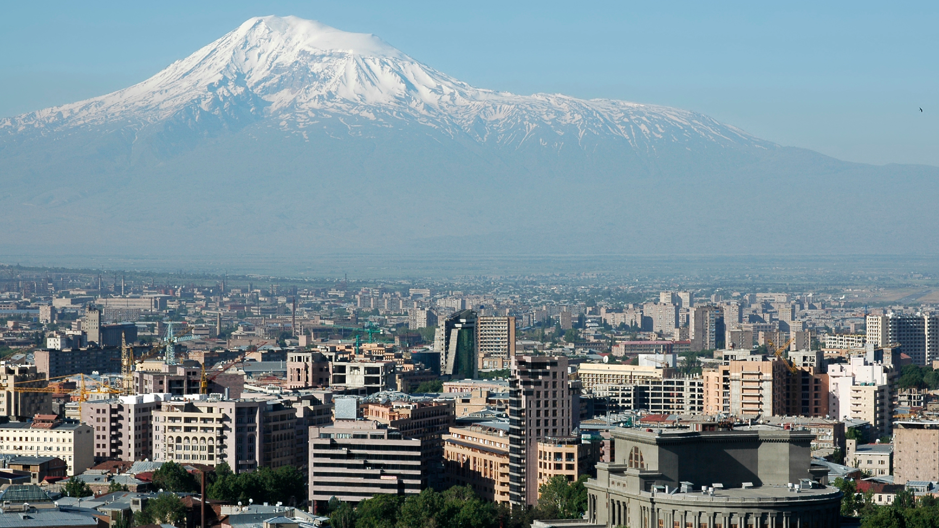 The British Council is working with the European Commission to help bring Armenia closer to the EU (2)